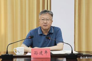 六台：莱万在可转会名单中，更衣室有些球员和他合不来